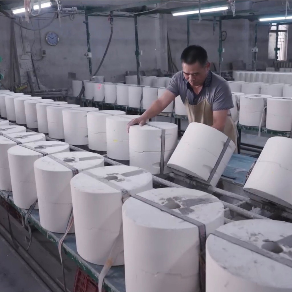 Studio Pottery vs. Mass&nbsp;Production